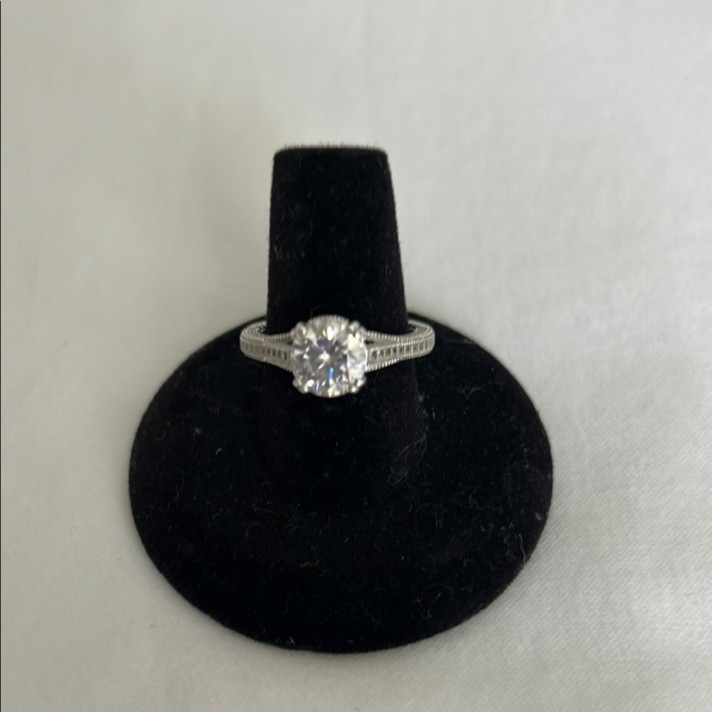 Elegant Silver Women's Ring